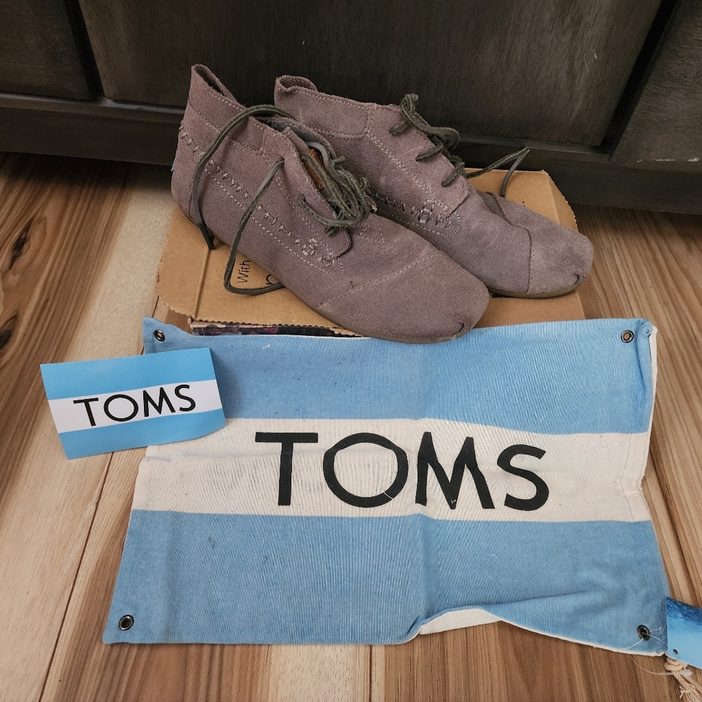 TOMS Grey Suede Woman's Boots